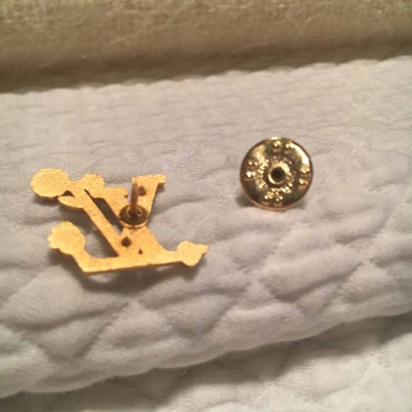 Louis Vuitton Takashi Murakami Moca Hands pin